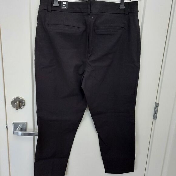 REITMANS Ankle Pants Size 18P - Picture 3 of 8